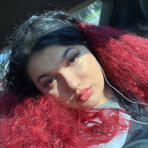 Meet your Posher, Henna - Picture 1 of 1